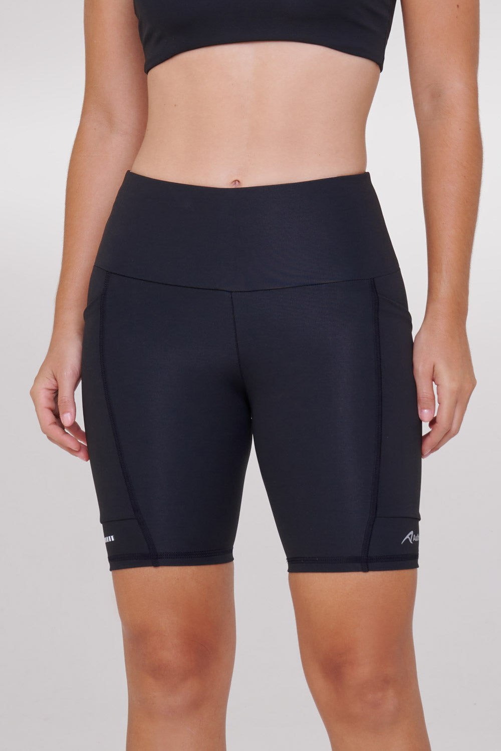 BERMUDA CORE 3 BOLSOS 18CM