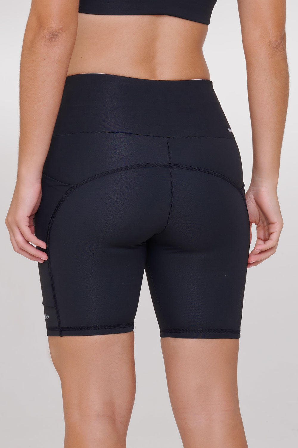 BERMUDA CORE 3 BOLSOS 18CM